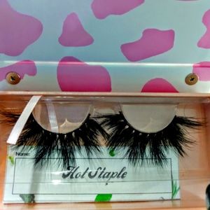 !!NEW RELEASE!! HOT COMMODITY LASHES by HotCommodityBoutique